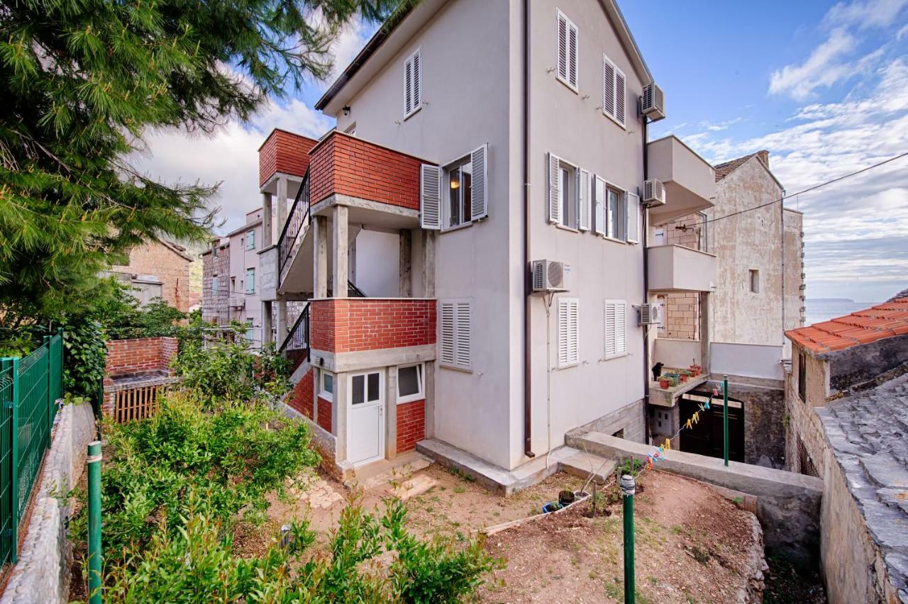 Apartments Marinkovic Комижа Экстерьер фото