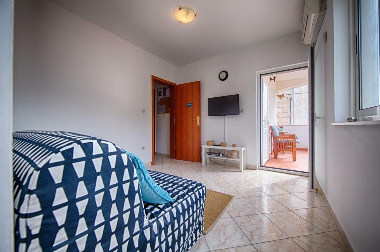 Apartments Marinkovic Комижа Экстерьер фото