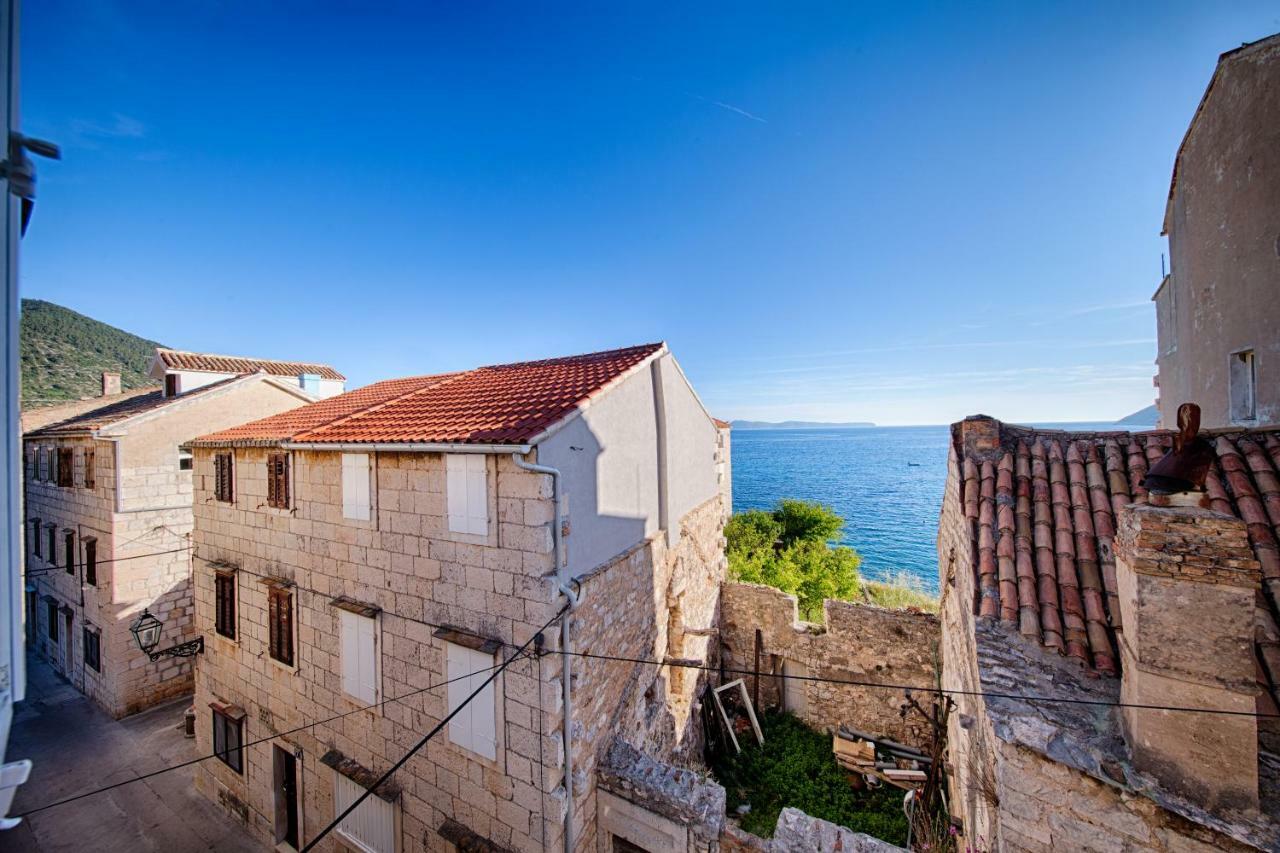 Apartments Marinkovic Комижа Экстерьер фото